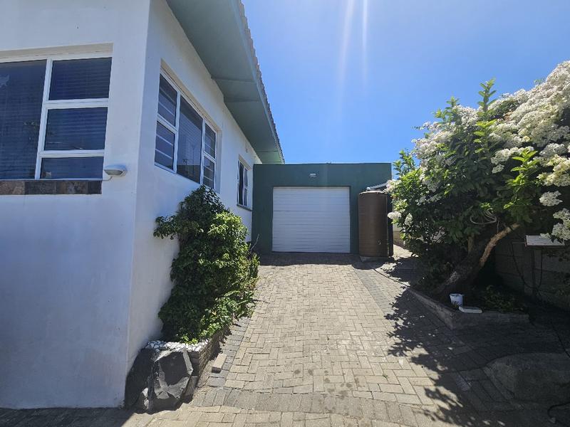 3 Bedroom Property for Sale in Avondale Western Cape